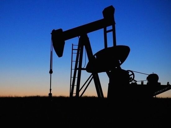 Угрозы сырой нефти в долларовом выражении ослабли на переговорах по Пауэллу