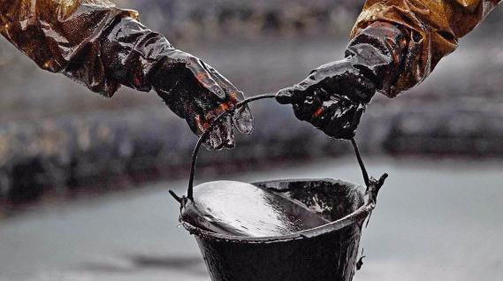 Бурное производство нефти подрывает климат государства