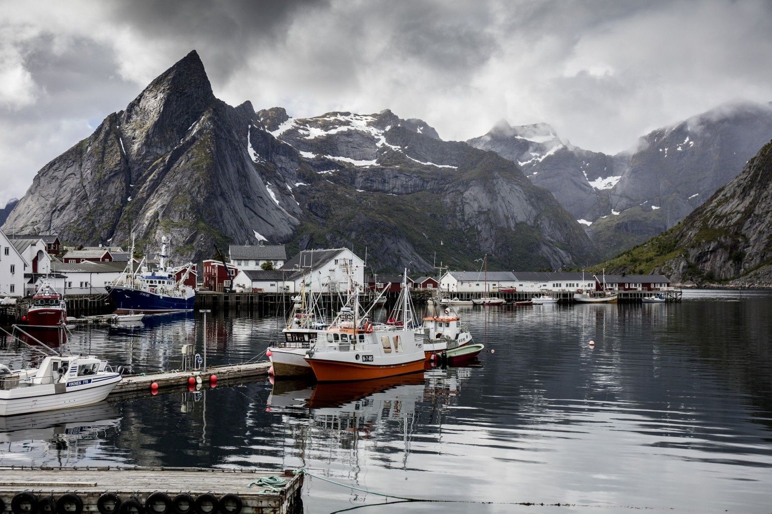 Норвегия сокращает нефтеразведку