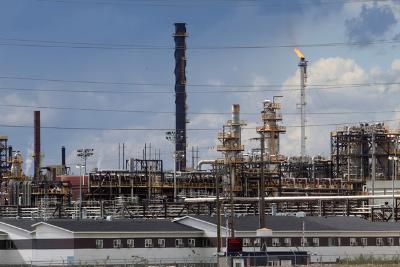 Конфликт между властями Канады и нефтяными компаниями нарастает
