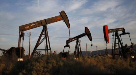 Нефть продолжает расти, поскольку производители говорят о перебалансировке рынка