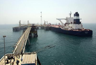Экспорт иранской нефти значительно упал в октябре