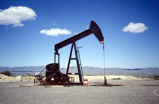 В Казахстане начались испытания предполагаемых незаконных продавцов нефти, исламским экстремистам