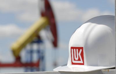 Lukoil прекратил сделки с Венесуэлой после введения санкций США