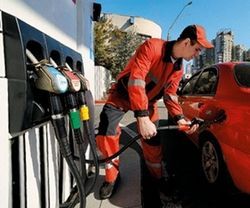 Украинских автолюбителей предупредили о серьёзном росте стоимости топлива