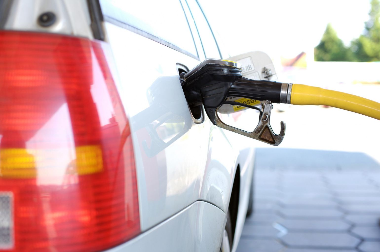 Справедливая розничная цена бензина превышает 50 руб.