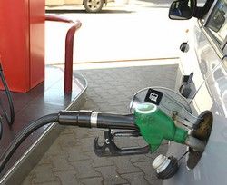 Аналитики: рост бензиновых цен в РФ возобновится ближе к окончанию лета