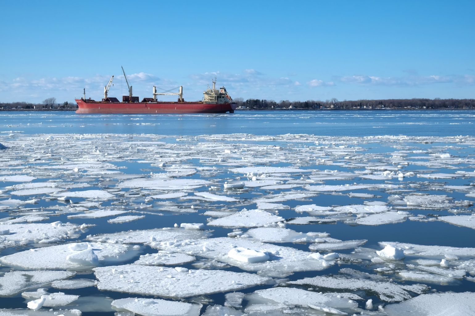 В России появятся двухтопливные ледоколы на дизеле и СПГ