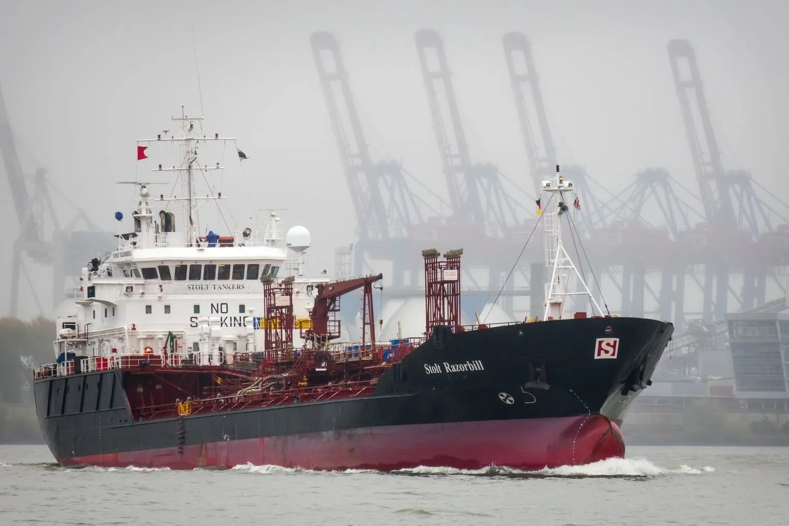 Нефтетрейдеры готовятся хранить дизтопливо на танкерах